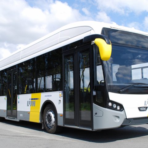 Rubriek Voorzichtig Rijke man De Lijn bets on hybrid buses. 84 vehicles out of a 146 units order for VDL -