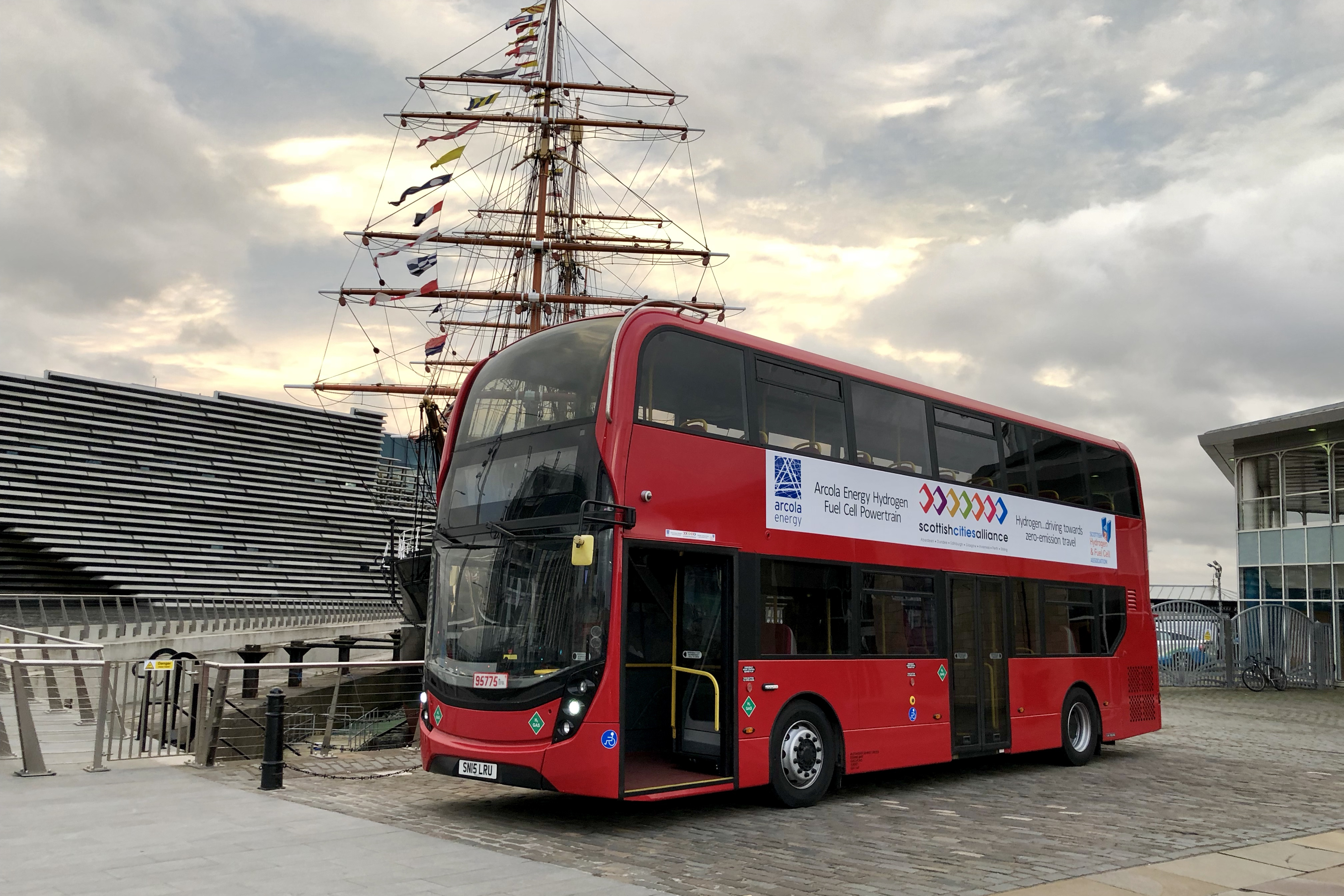 adl bus - alexander dennis