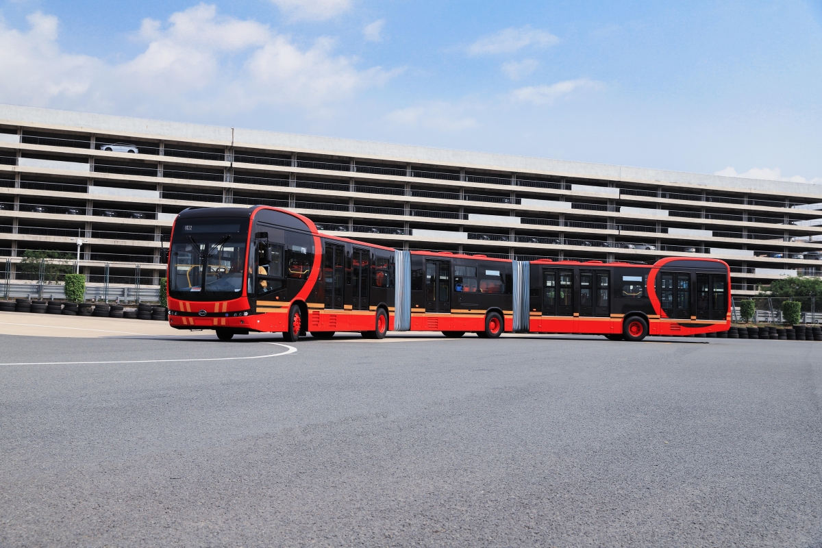 BRT systems 27 electric meter bus, the world longest Sustainable Bus