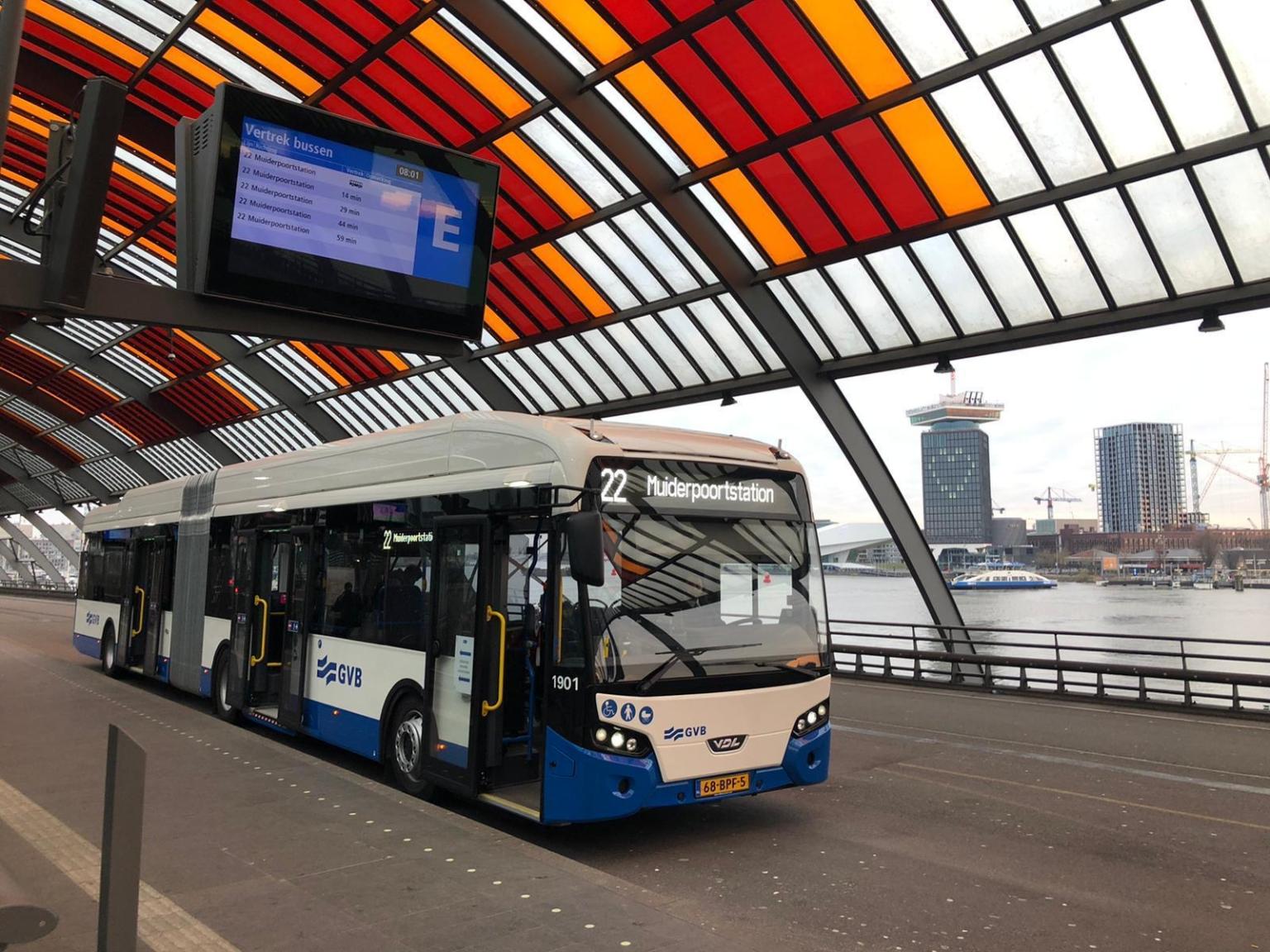 taart Vertrouwen op Helm GVB Amsterdam takes the first step with battery-electric buses in the city  center - Sustainable Bus