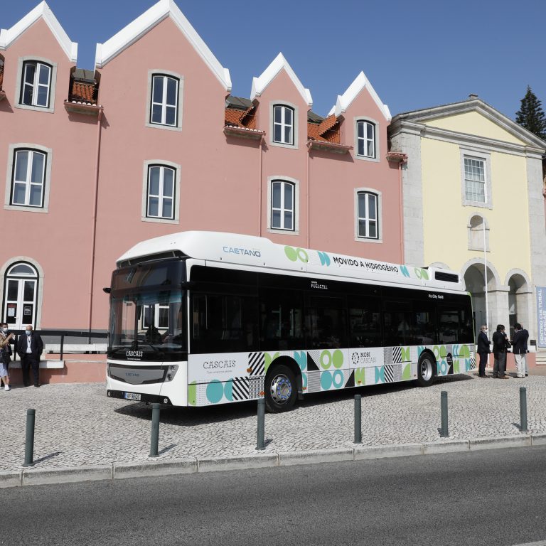 CaetanoBus Sells The Very First Fuel Cell Buses In Portugal ...