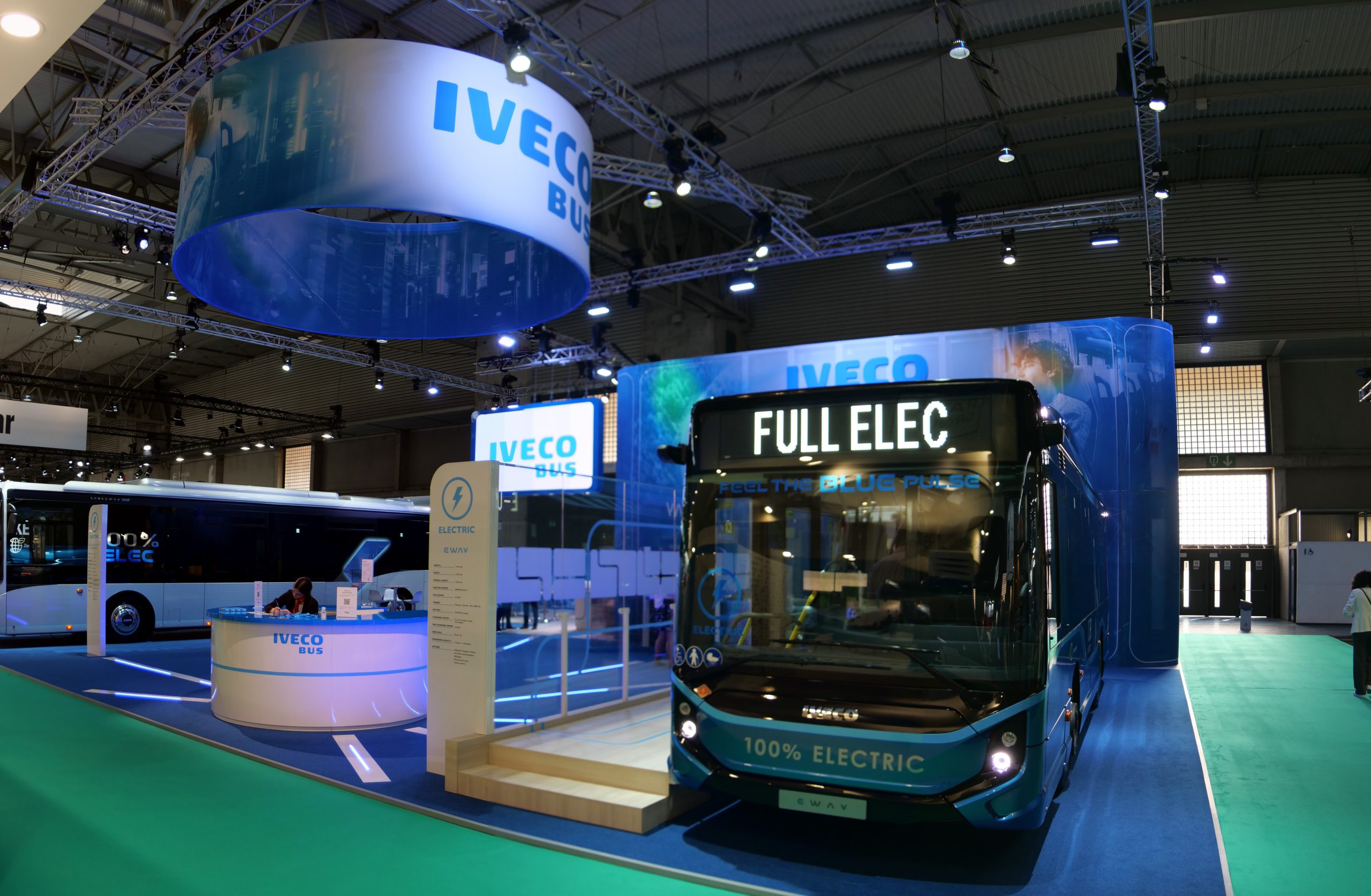 IVECO BUS exhibits its sustainable and integrated mobility
