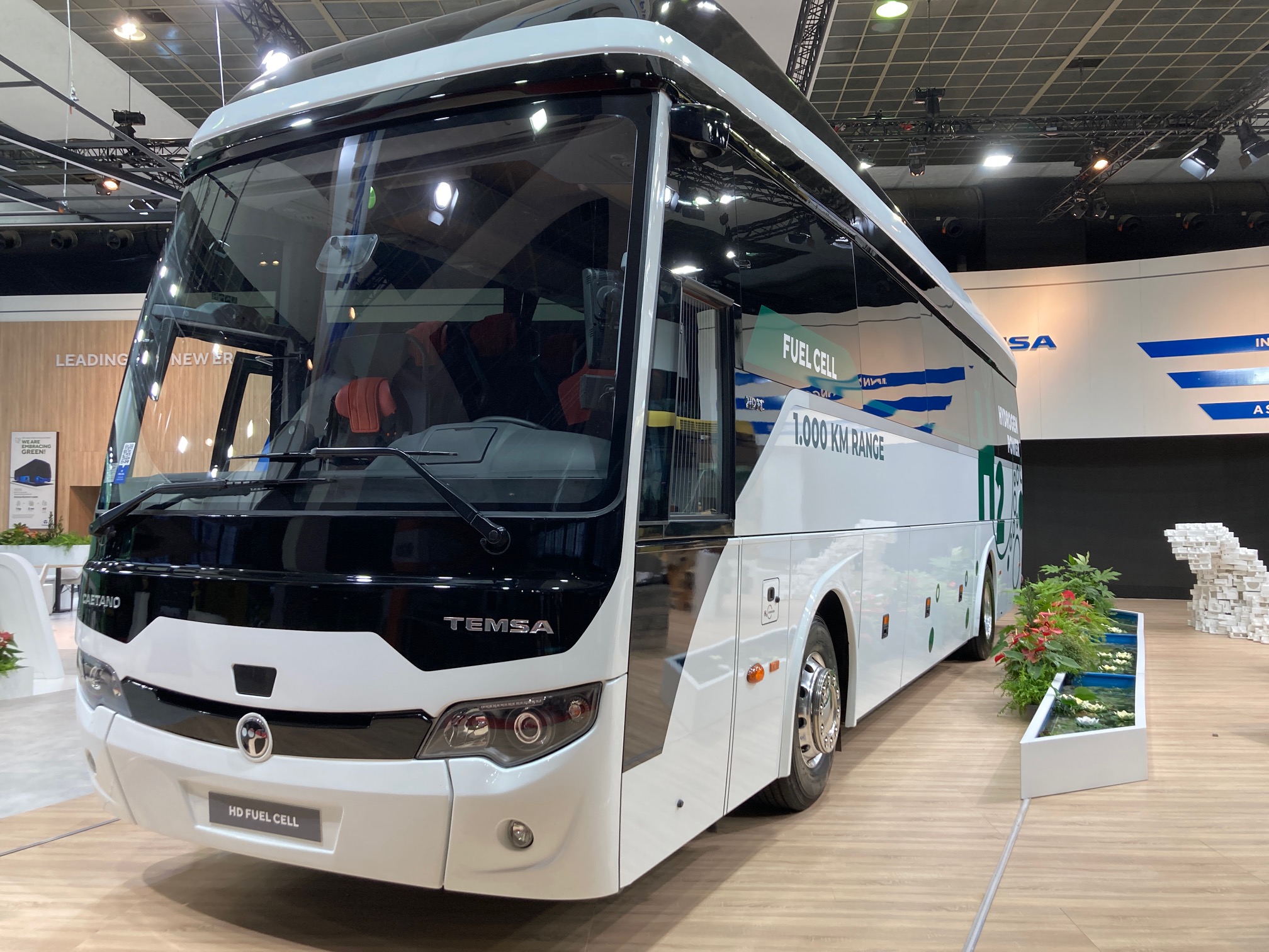 Caetano fuel cell bus on a test in Oviedo - Sustainable Bus