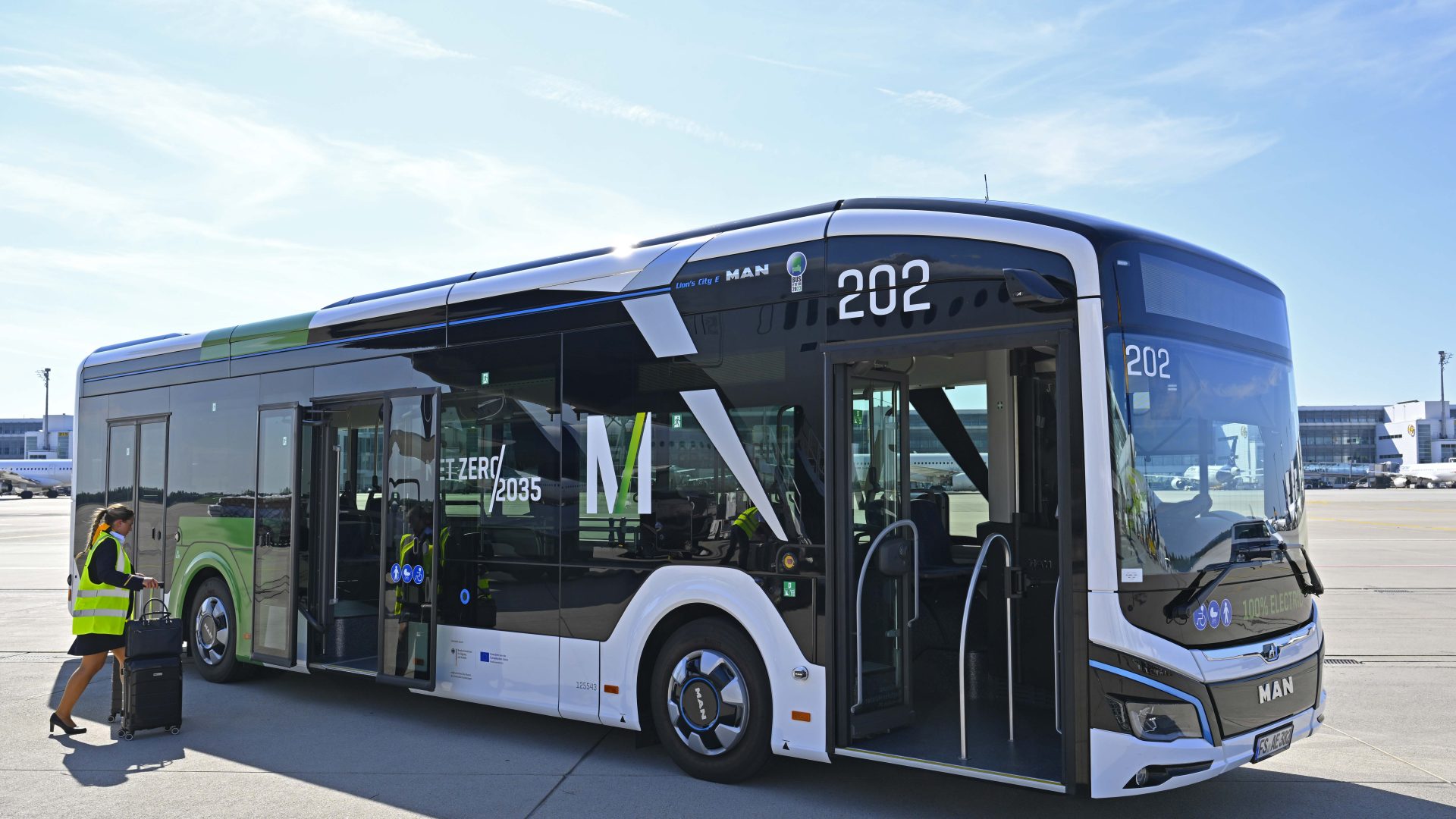 electric buses man munich airport