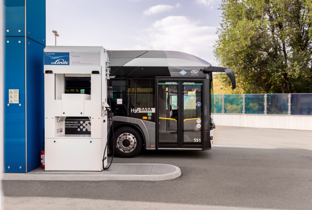 Challenges and Opportunities in Transitioning Public Transport to Hydrogen Fuel